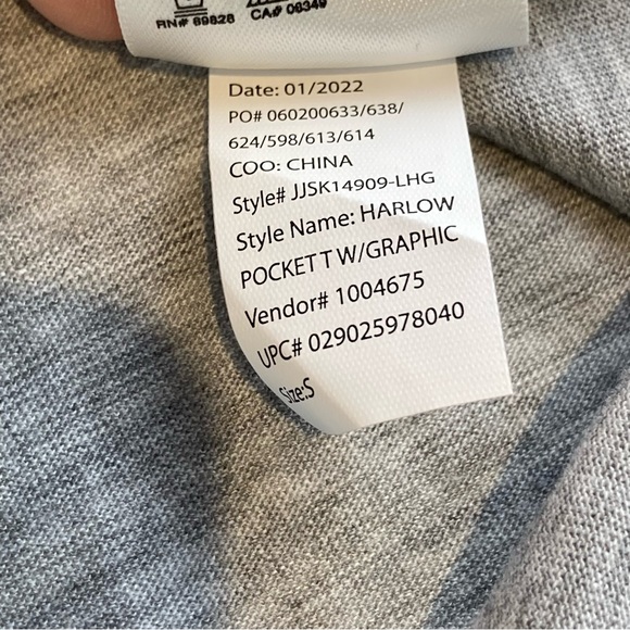 Jessica Simpson Women's Harlow Pocket Graphic Tee M NWT - Picture 14 of 17